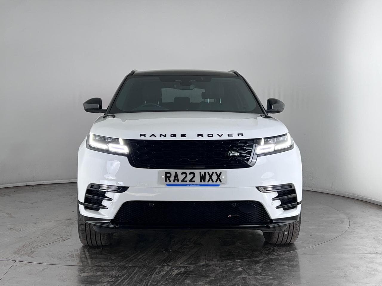 LAND ROVER RANGE ROVER VELAR thumbnail Front
