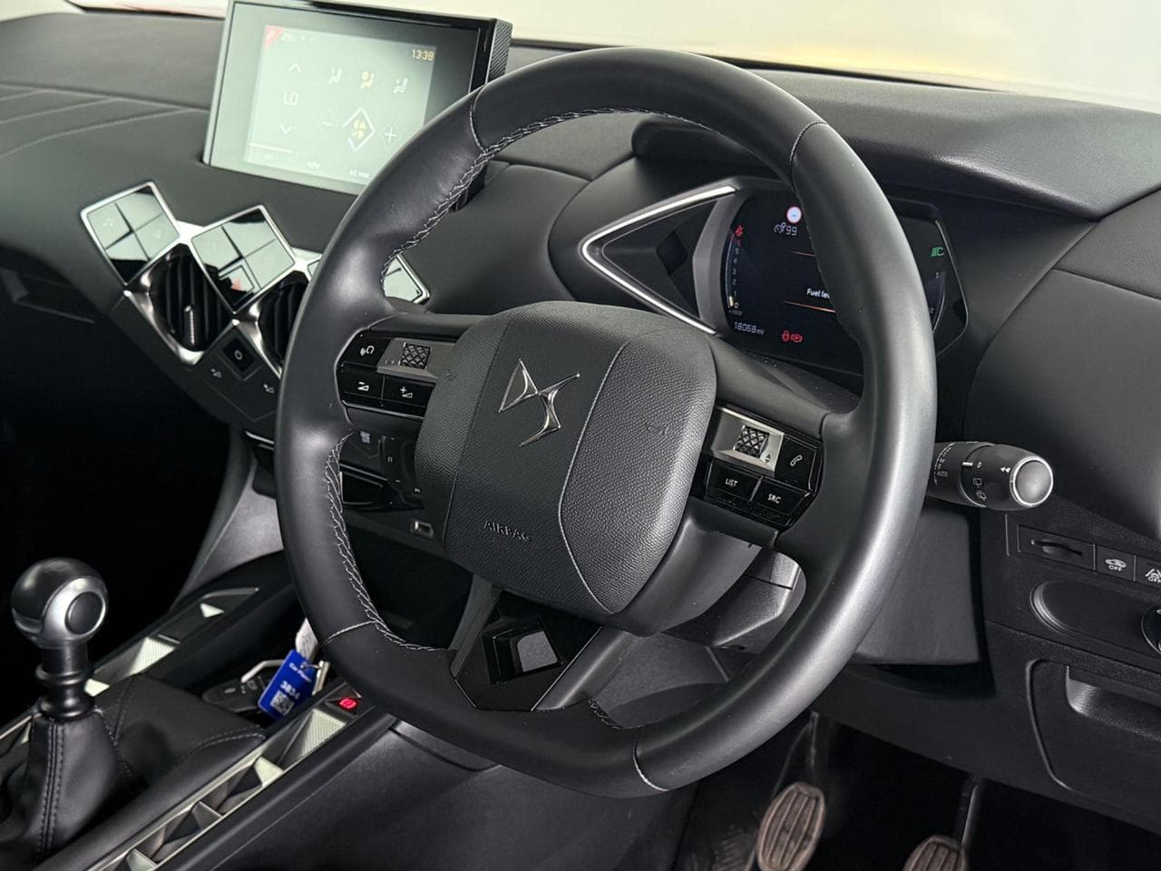 DS 3 Crossback thumbnail Steering Wheel