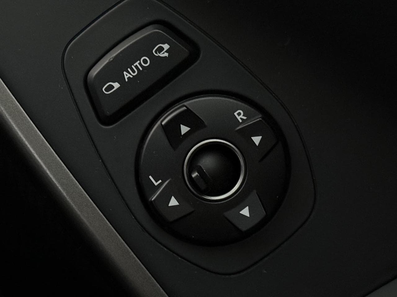 HYUNDAI Santa Fe thumbnail Misc Controls