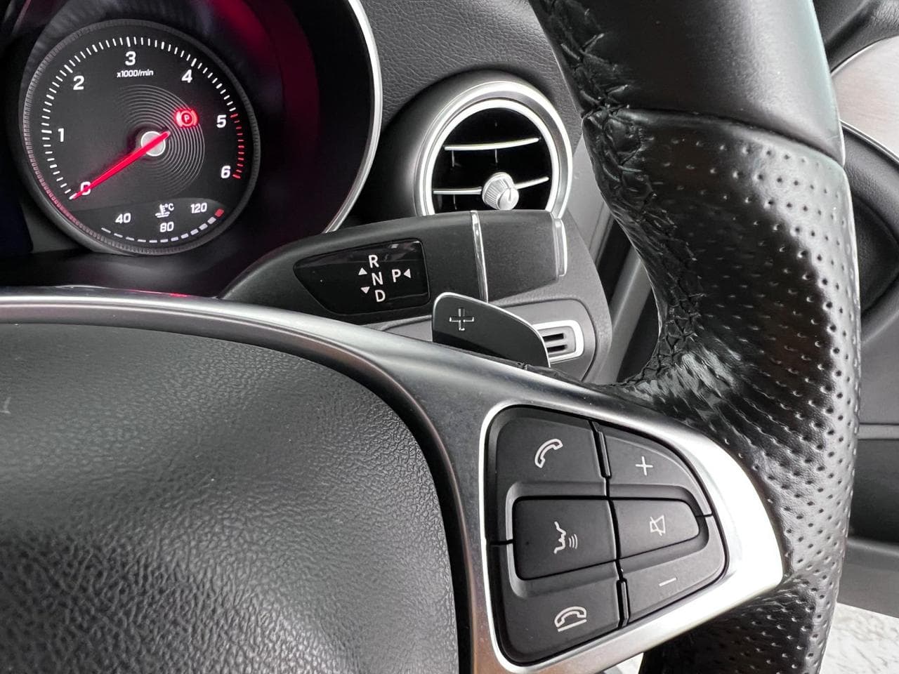 MERCEDES-BENZ C-Class thumbnail Misc Controls