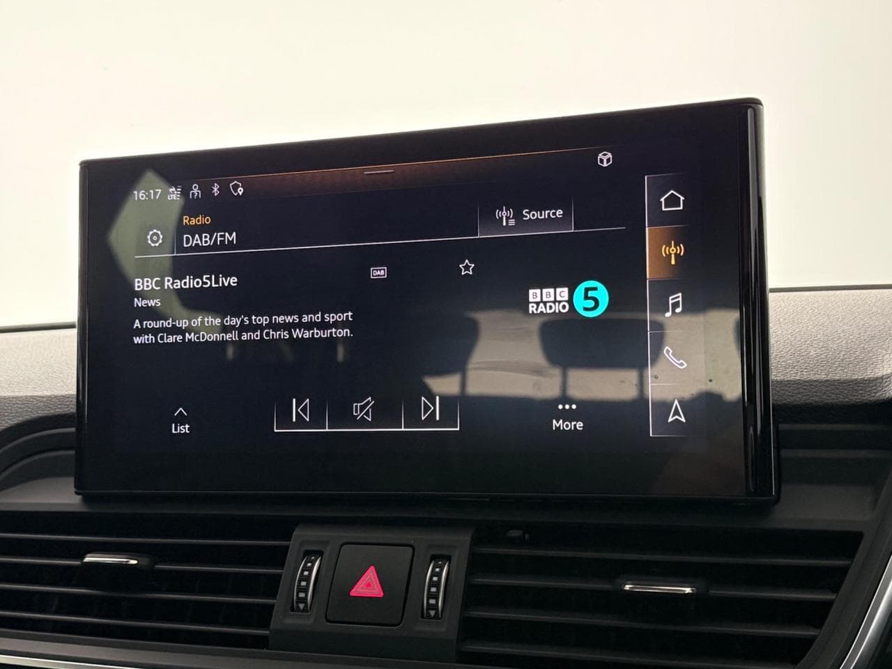 AUDI Q5 thumbnail Infotainment System