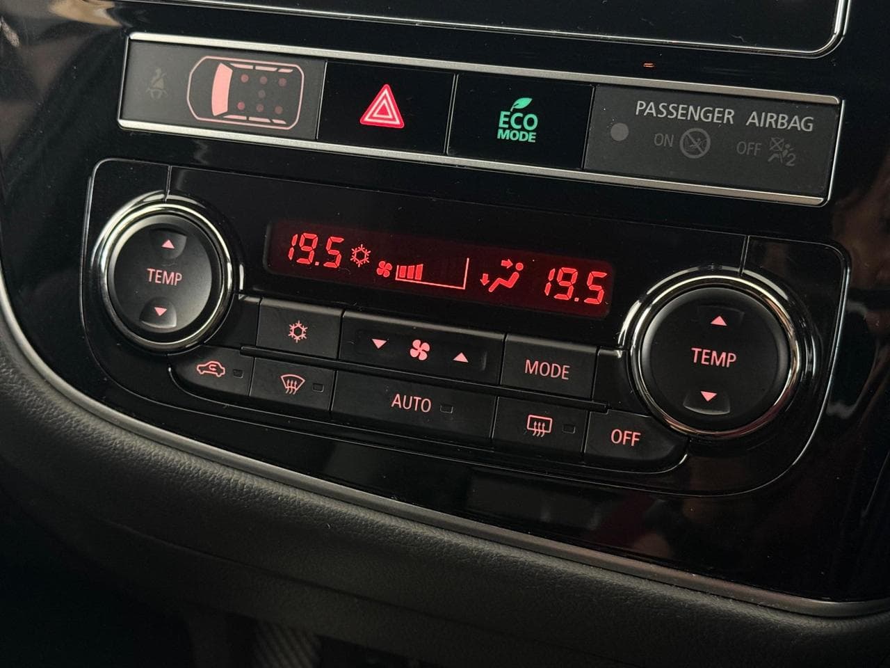 MITSUBISHI Outlander thumbnail Misc Controls