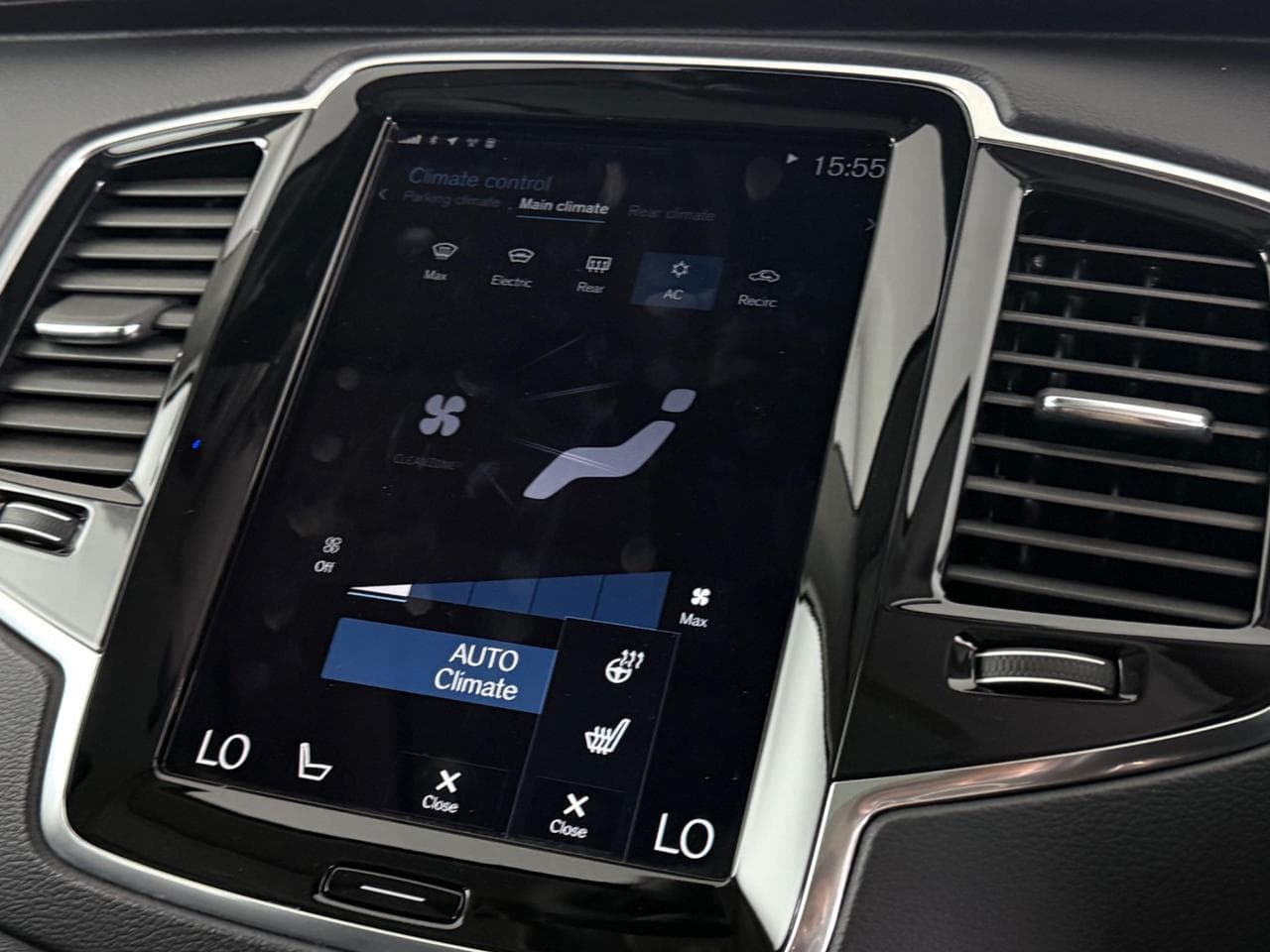 VOLVO XC90 thumbnail Infotainment System