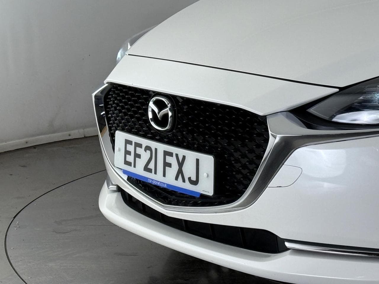 MAZDA 2 thumbnail Lights Front