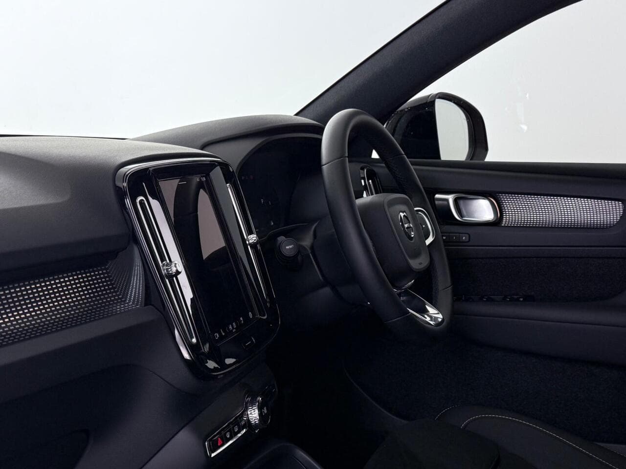 VOLVO XC40 thumbnail Interior Front