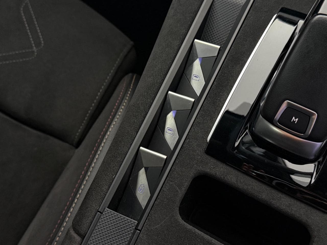DS 7 Crossback thumbnail Inconclusive