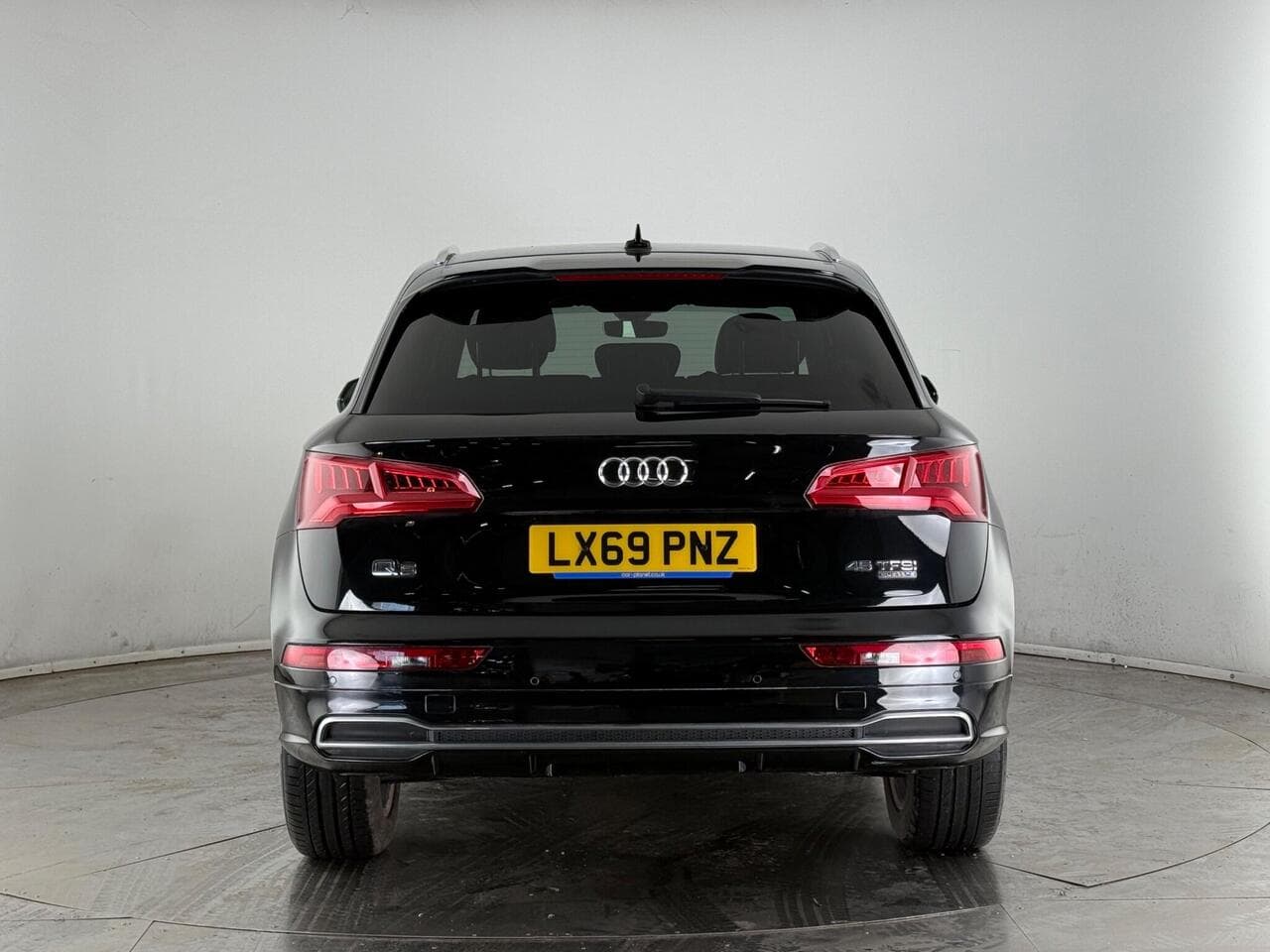AUDI Q5 thumbnail Rear