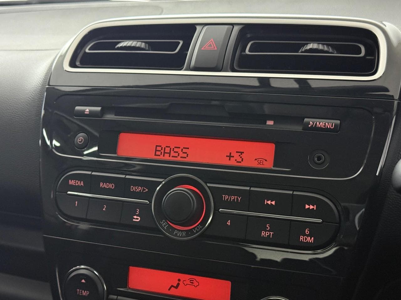 MITSUBISHI Mirage thumbnail Infotainment System