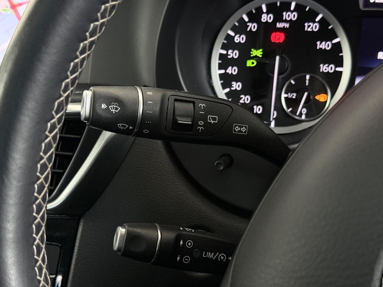 INFINITI Q30 thumbnail Misc Controls