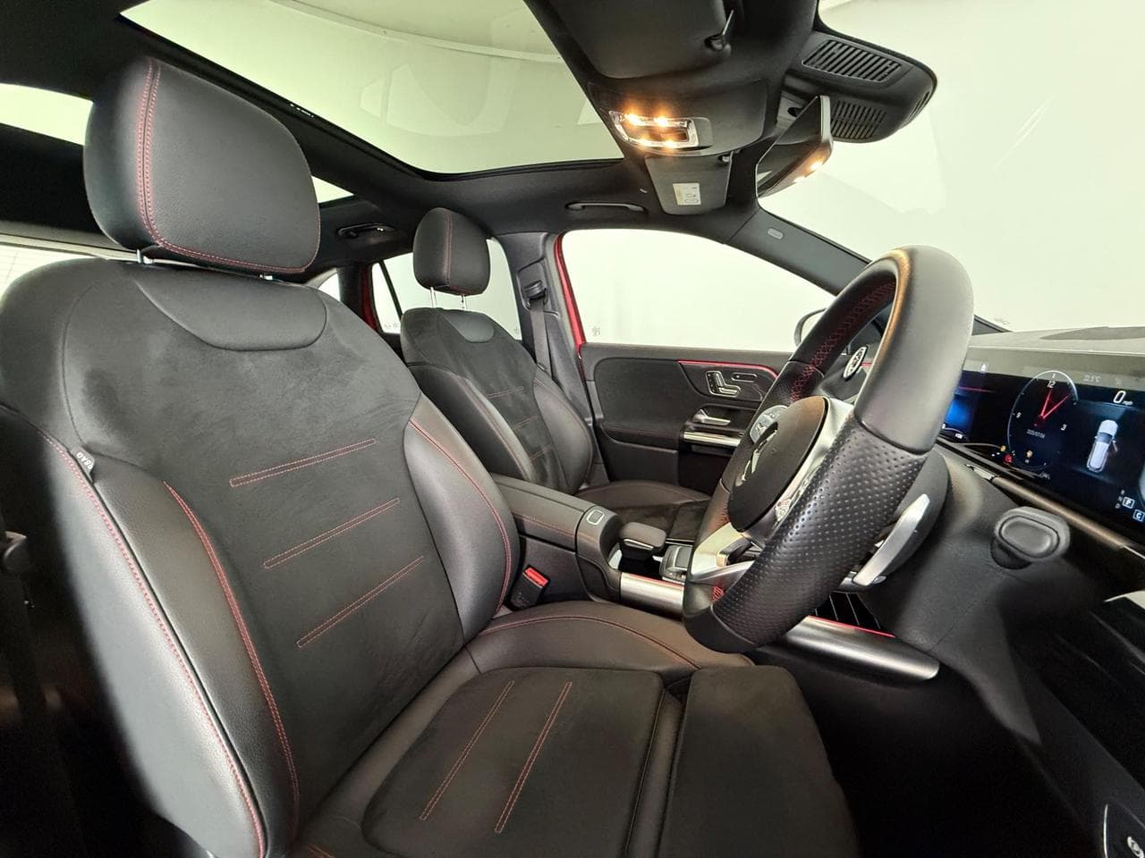 MERCEDES-BENZ GLA thumbnail Seat Driver