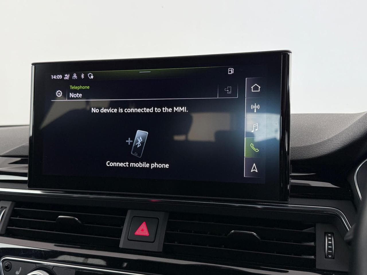 AUDI A4 thumbnail Infotainment System