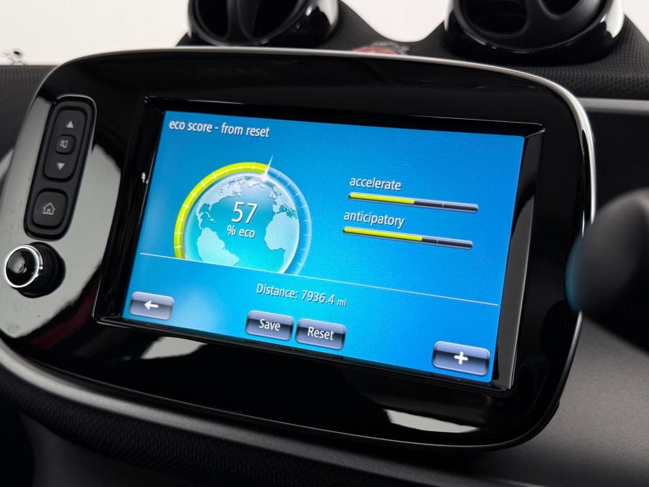 SMART forfour thumbnail Infotainment System