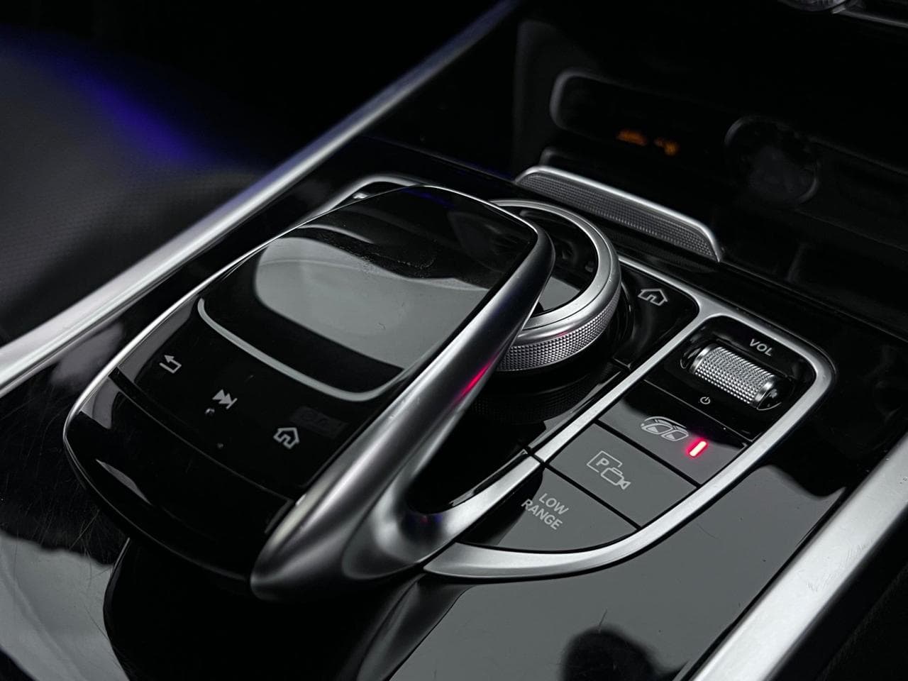 MERCEDES-BENZ G-Class thumbnail Interior Front