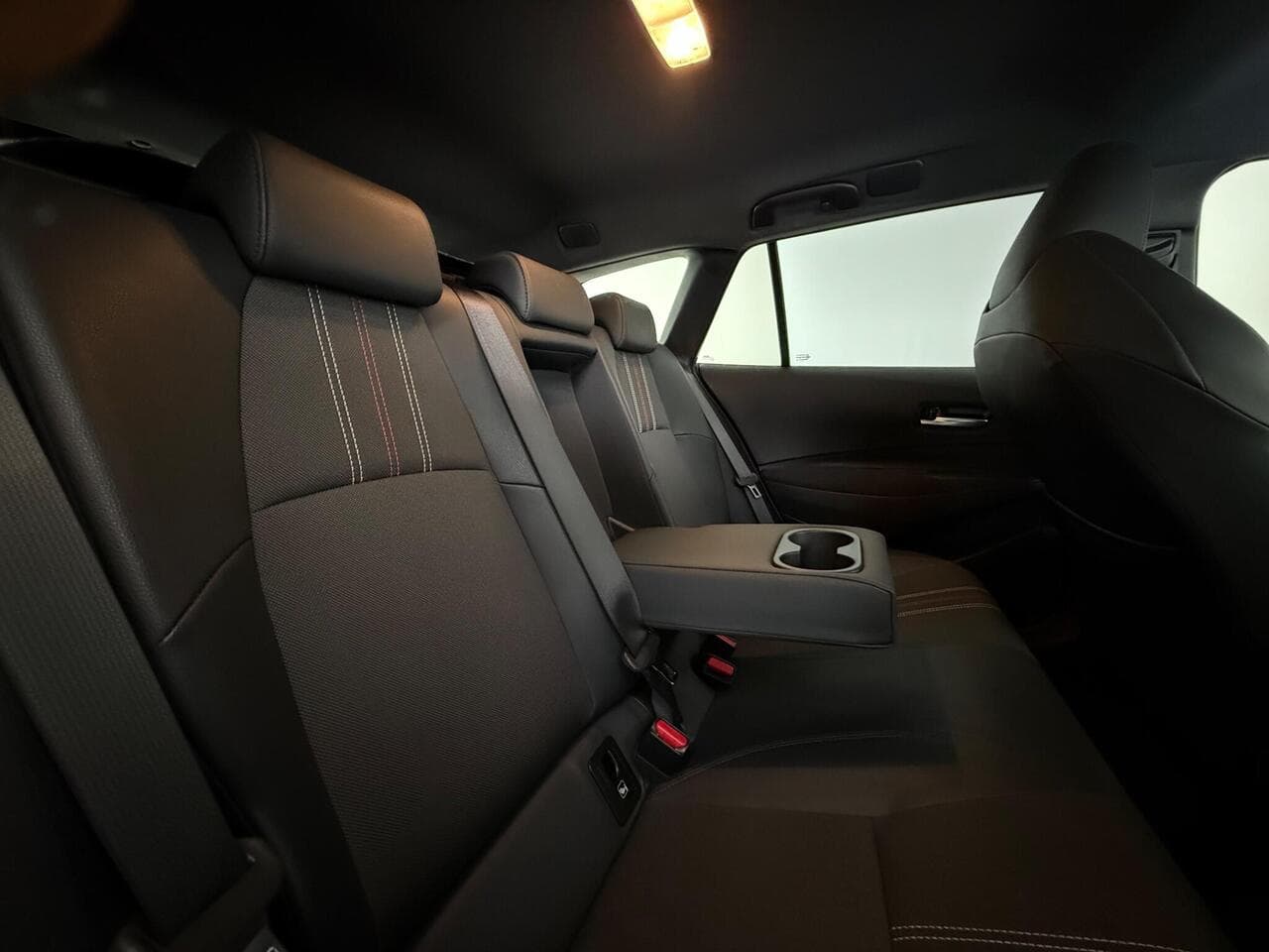TOYOTA Corolla thumbnail Seats Rear