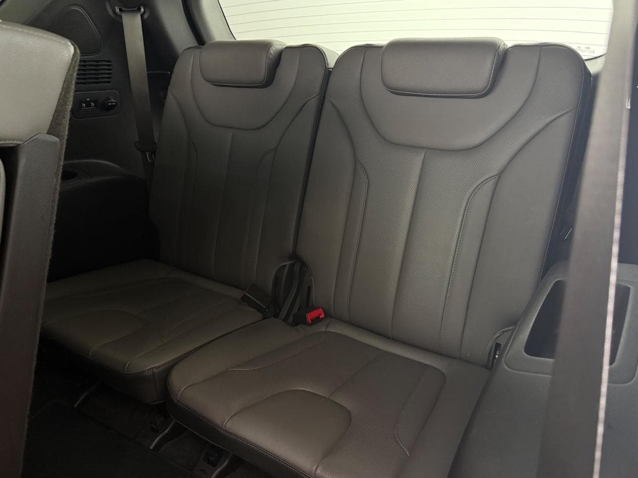 HYUNDAI Santa Fe thumbnail Seats Rear
