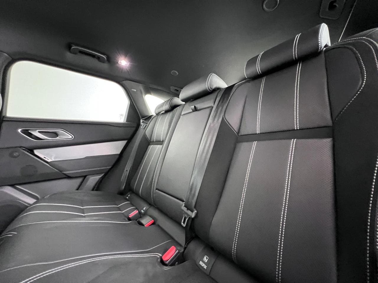LAND ROVER Range Rover Velar thumbnail Seats Rear