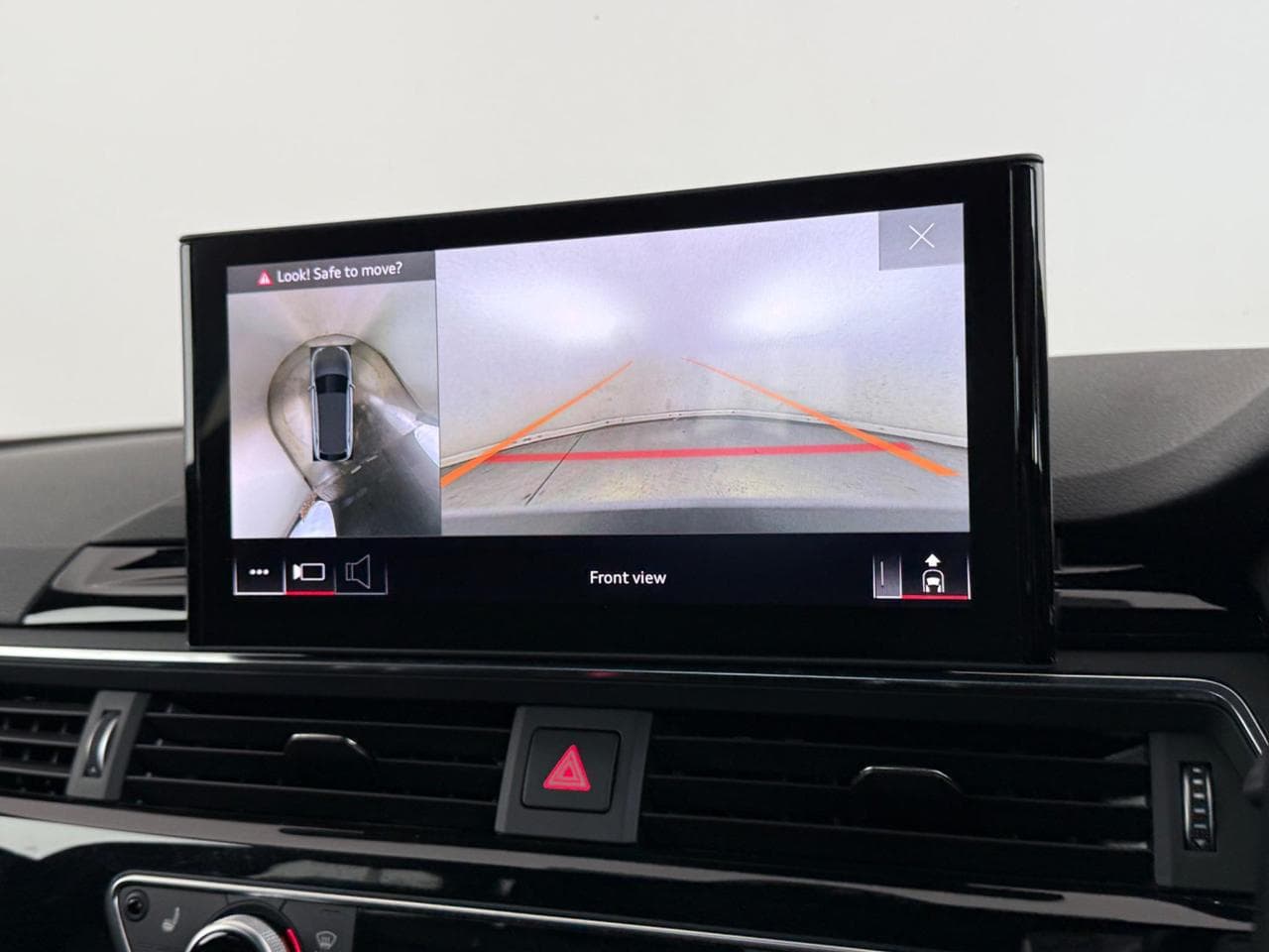 AUDI A4 thumbnail Infotainment System