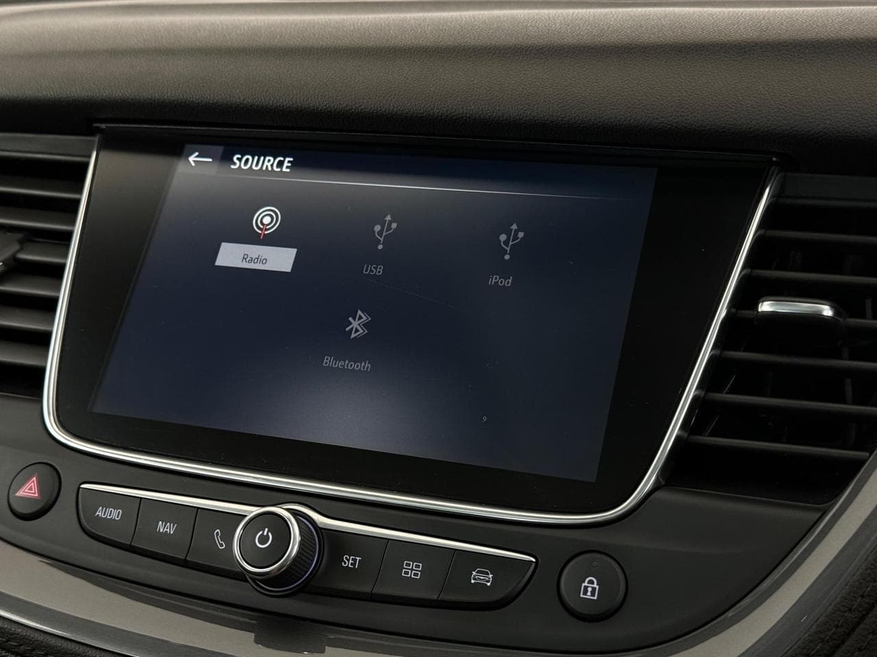 VAUXHALL Grandland X thumbnail Infotainment System