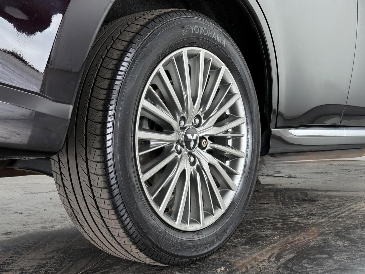 MITSUBISHI OUTLANDER thumbnail Wheel