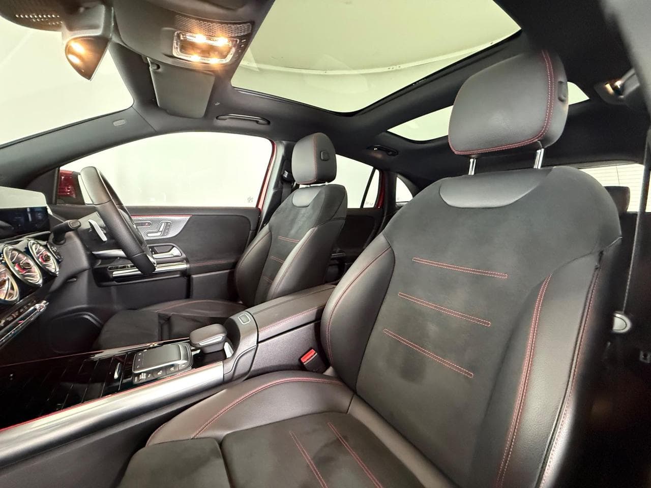 MERCEDES-BENZ GLA thumbnail Seat Front Passenger