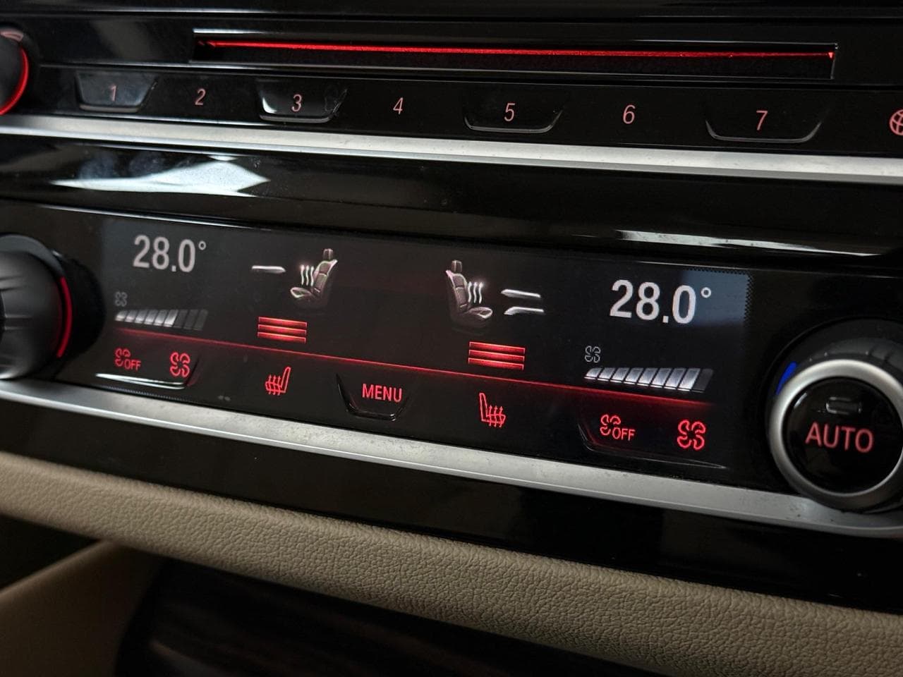 BMW 6 Series thumbnail Infotainment System