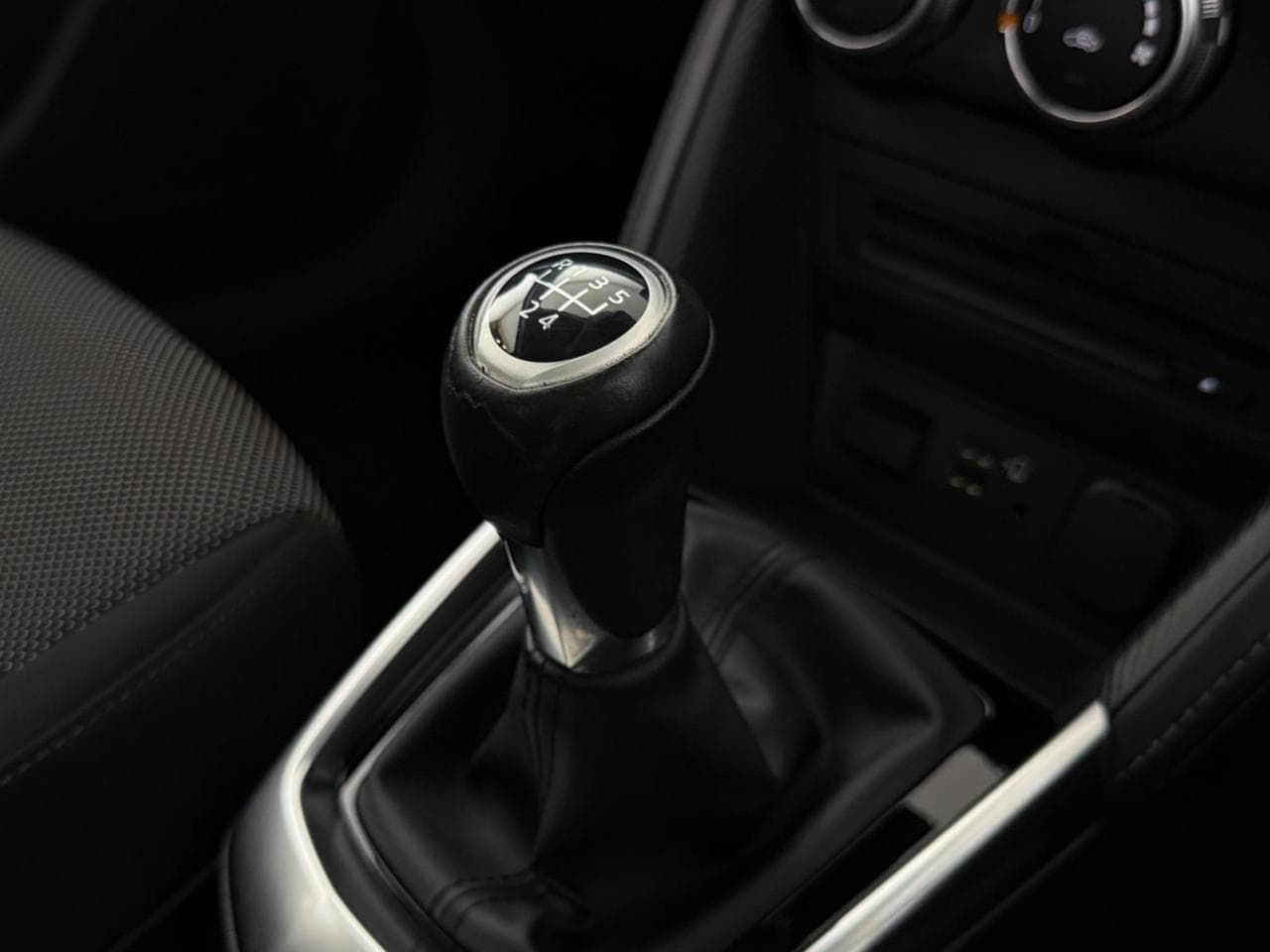 MAZDA 2 thumbnail Interior Front