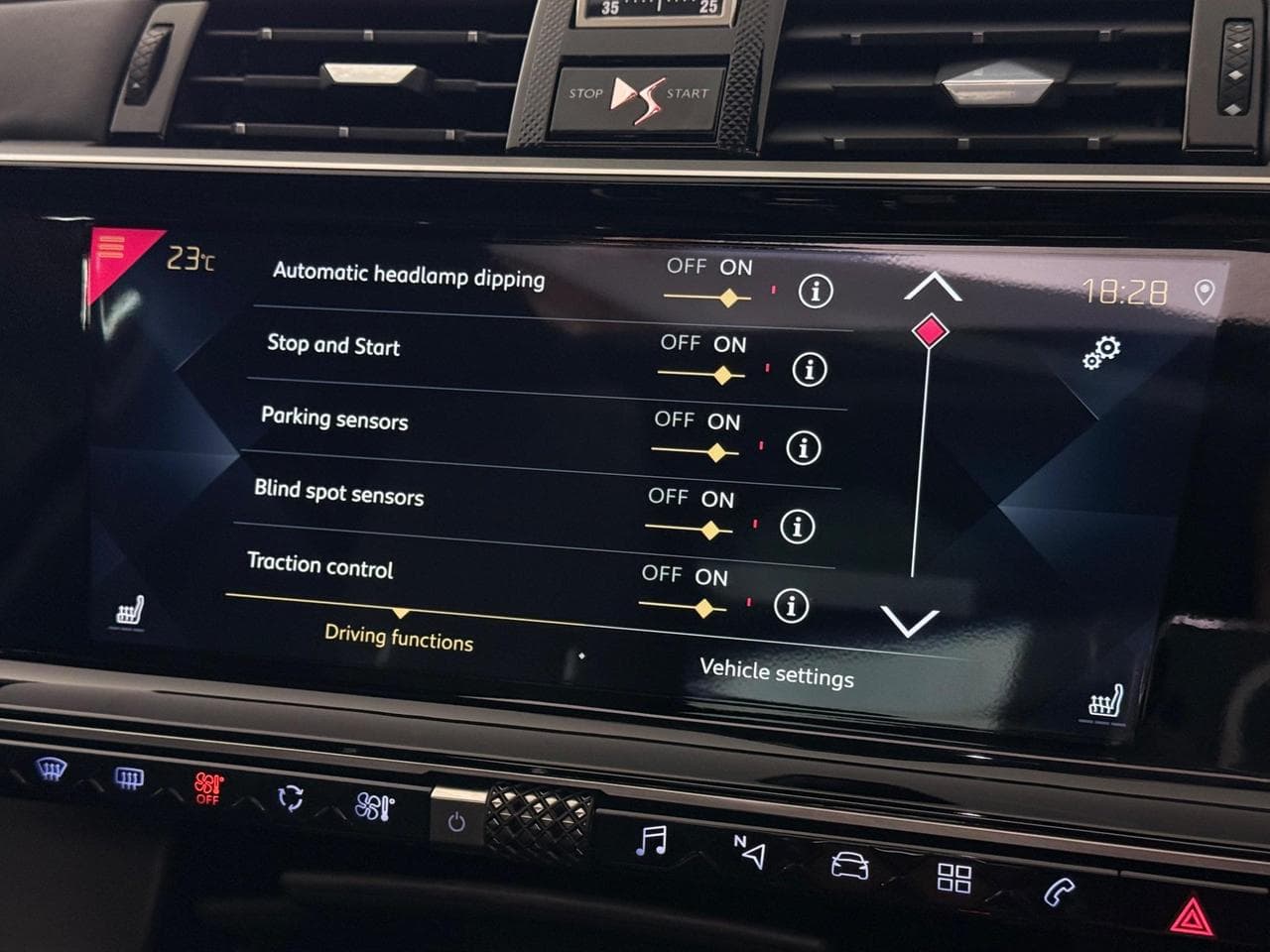 DS 7 Crossback thumbnail Infotainment System