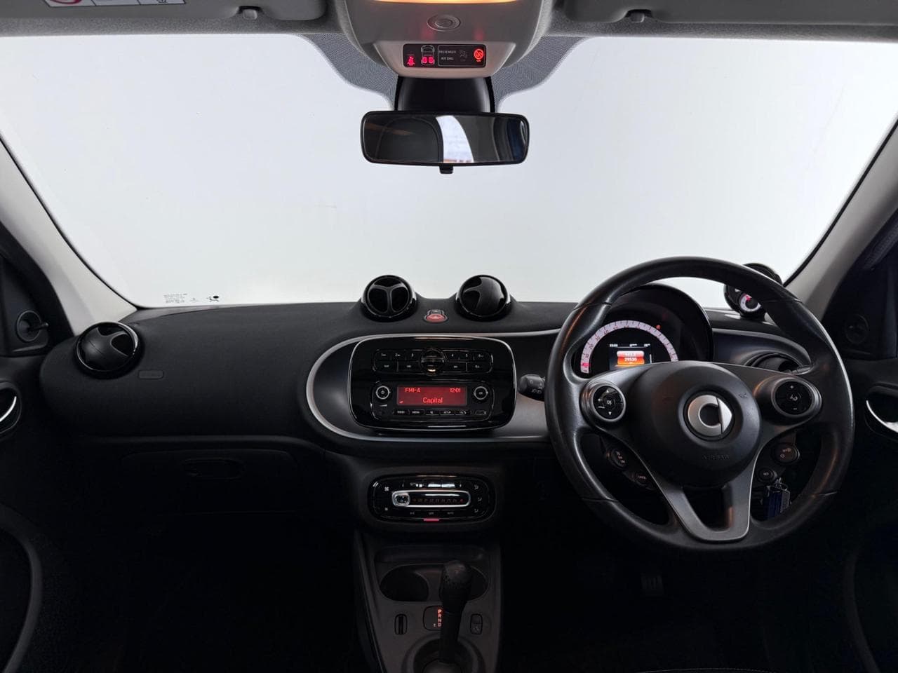 SMART forfour thumbnail Interior Front