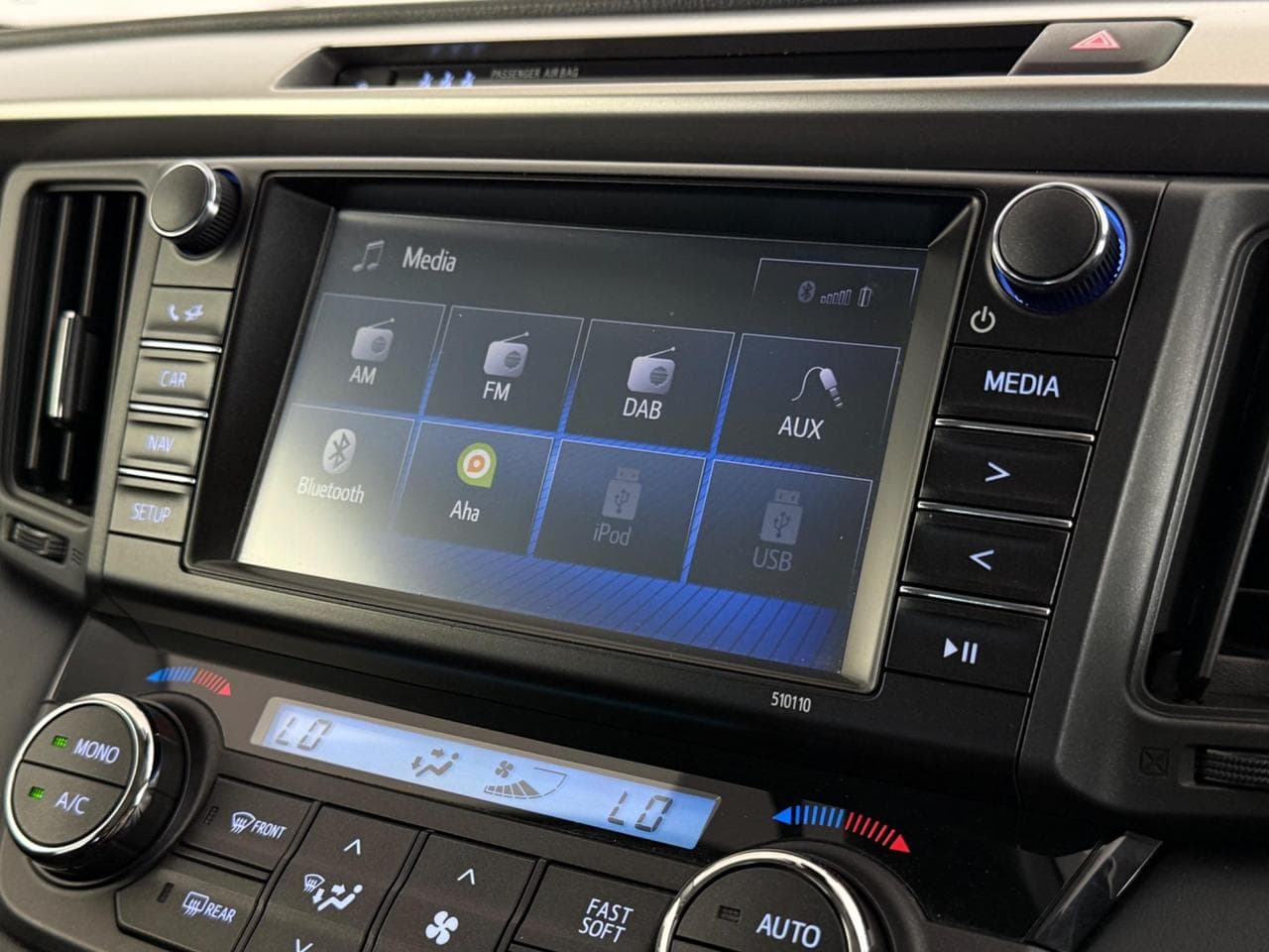 TOYOTA RAV4 thumbnail Infotainment System