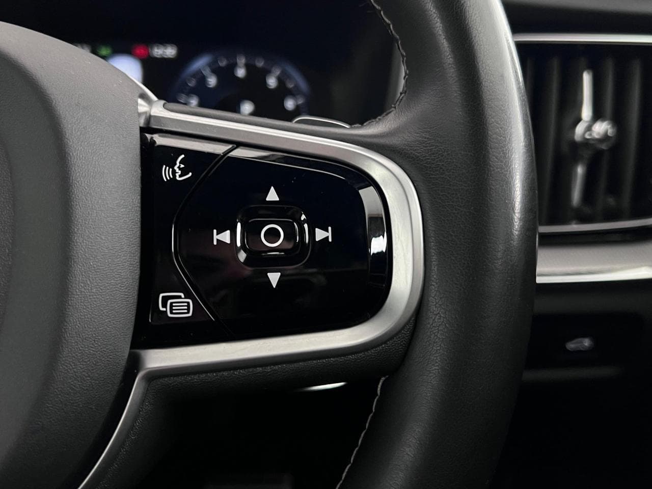 VOLVO S60 thumbnail Misc Controls