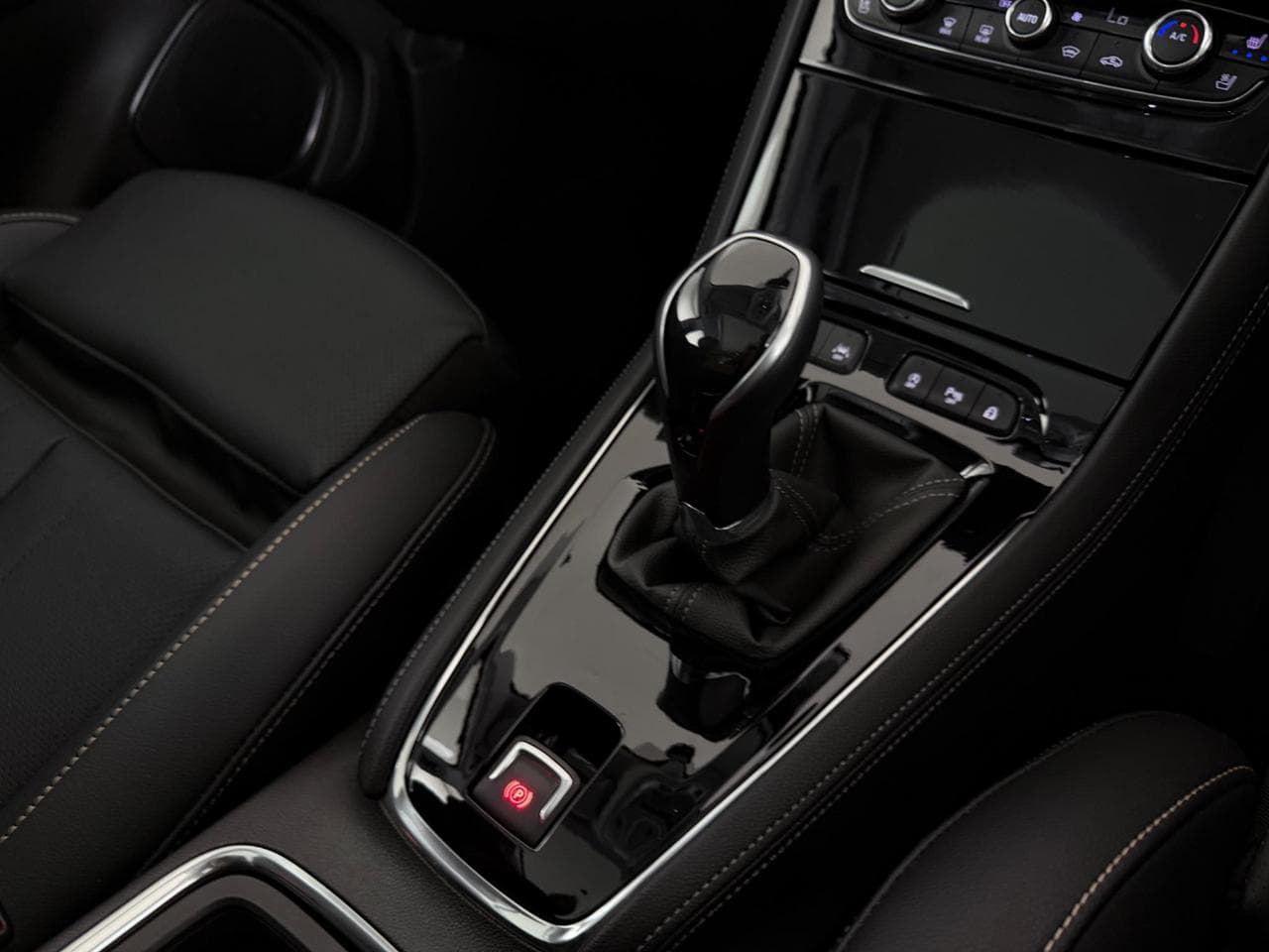 VAUXHALL Grandland X thumbnail Interior Front