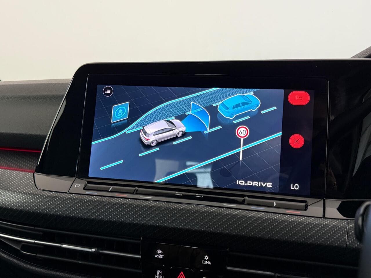 VOLKSWAGEN Golf thumbnail Infotainment System