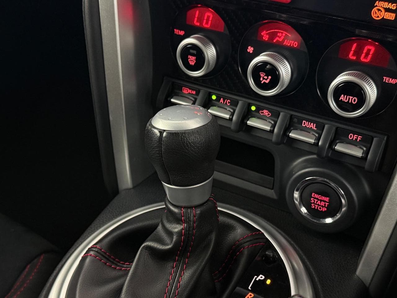SUBARU BRZ thumbnail Interior Front
