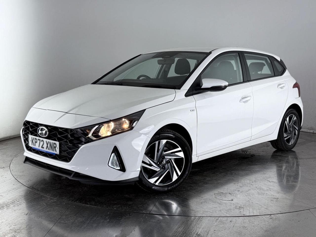 HYUNDAI i20 thumbnail Front Left
