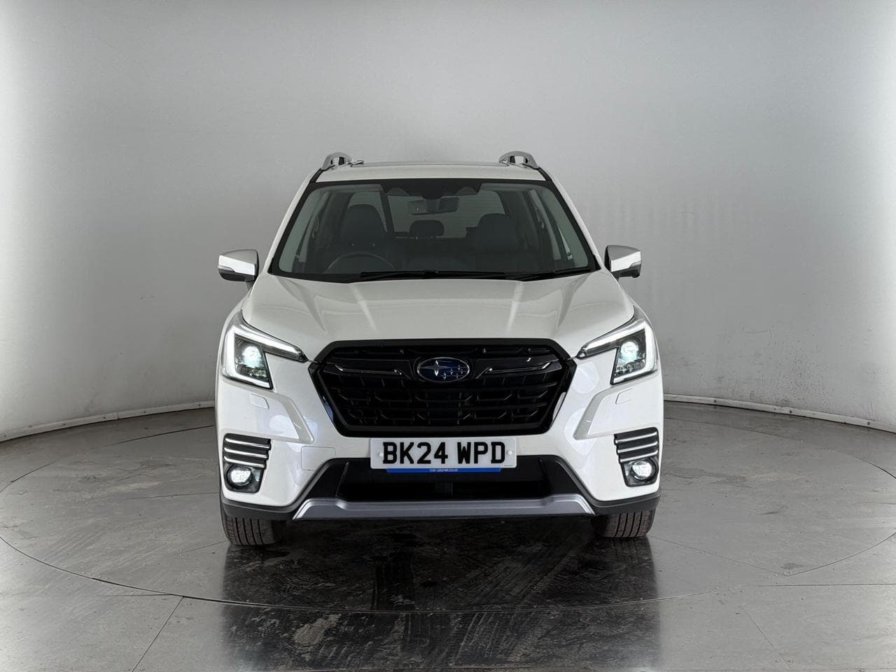 SUBARU Forester thumbnail Front