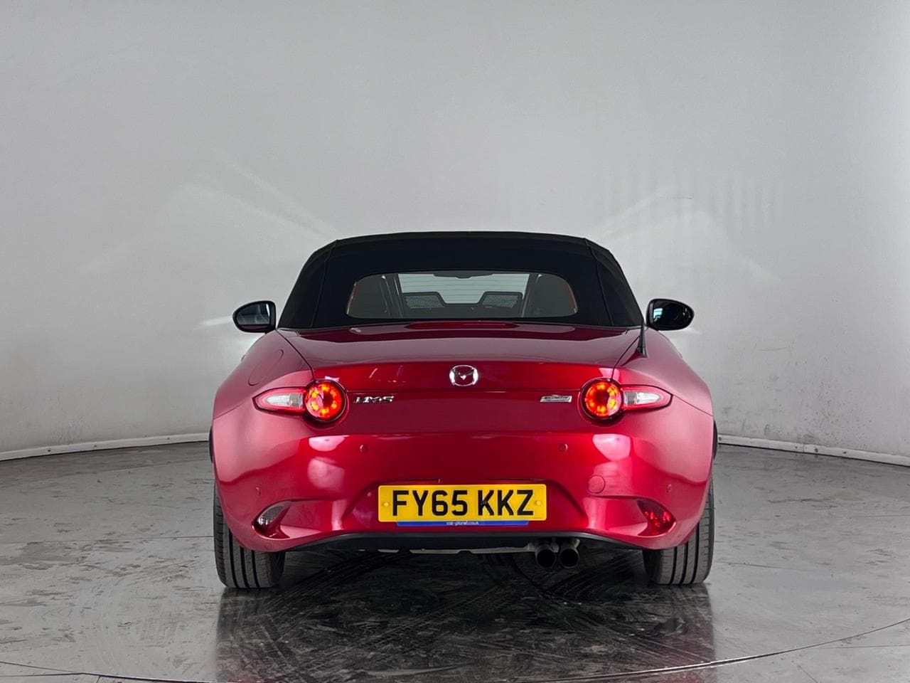 MAZDA MX-5 thumbnail Rear