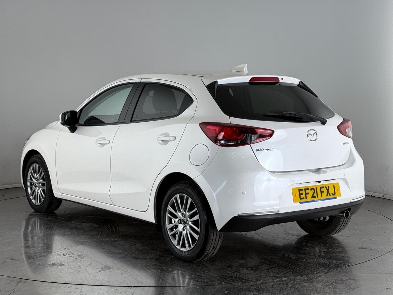 MAZDA 2 thumbnail Rear Left