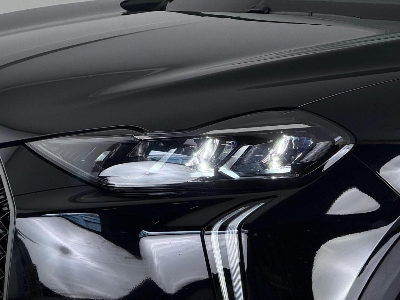 DS 3 thumbnail Lights Front