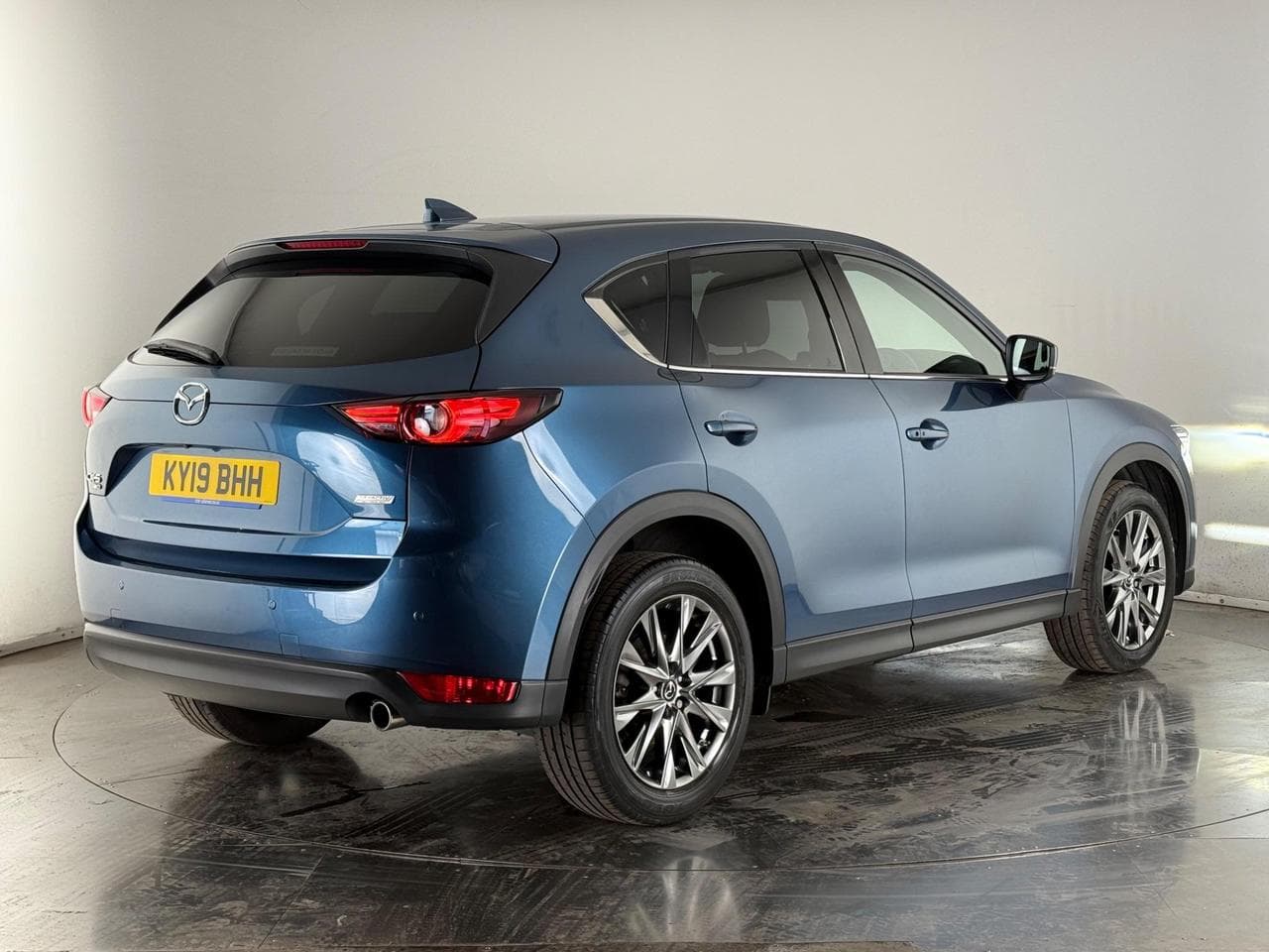 MAZDA CX-5 thumbnail Rear Right