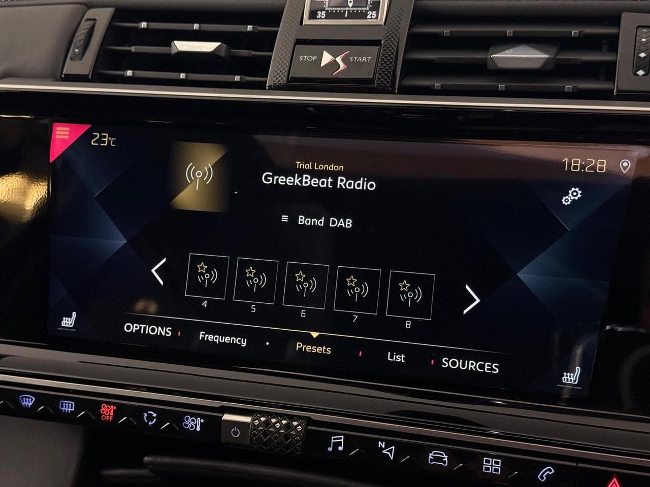 DS 7 Crossback thumbnail Infotainment System