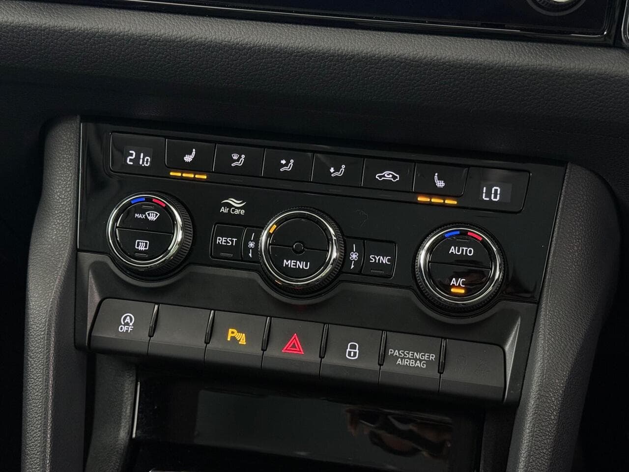 SKODA Kodiaq thumbnail Misc Controls
