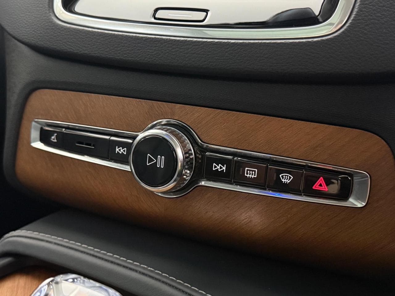 VOLVO XC90 thumbnail Misc Controls