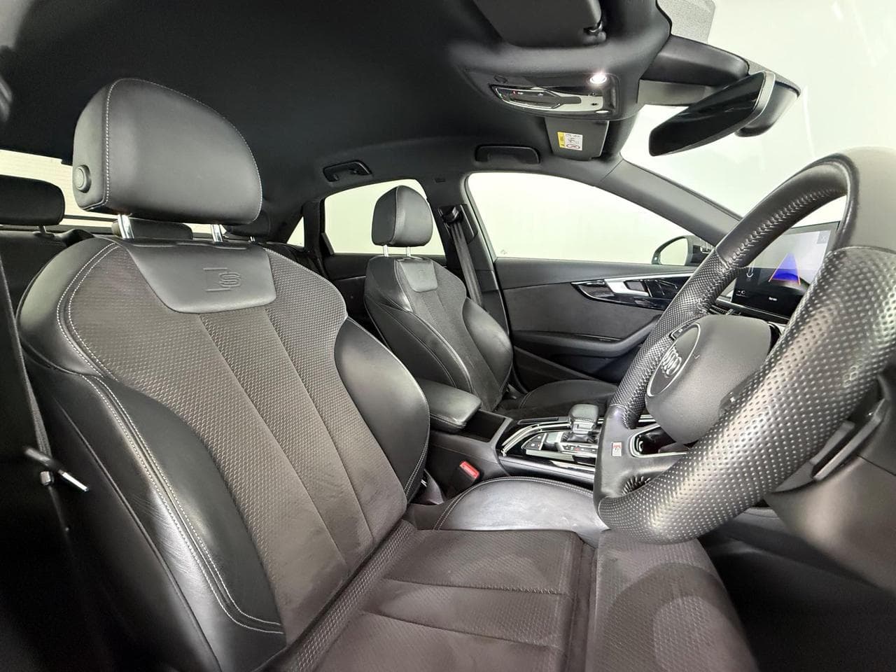 AUDI A4 thumbnail Seat Driver
