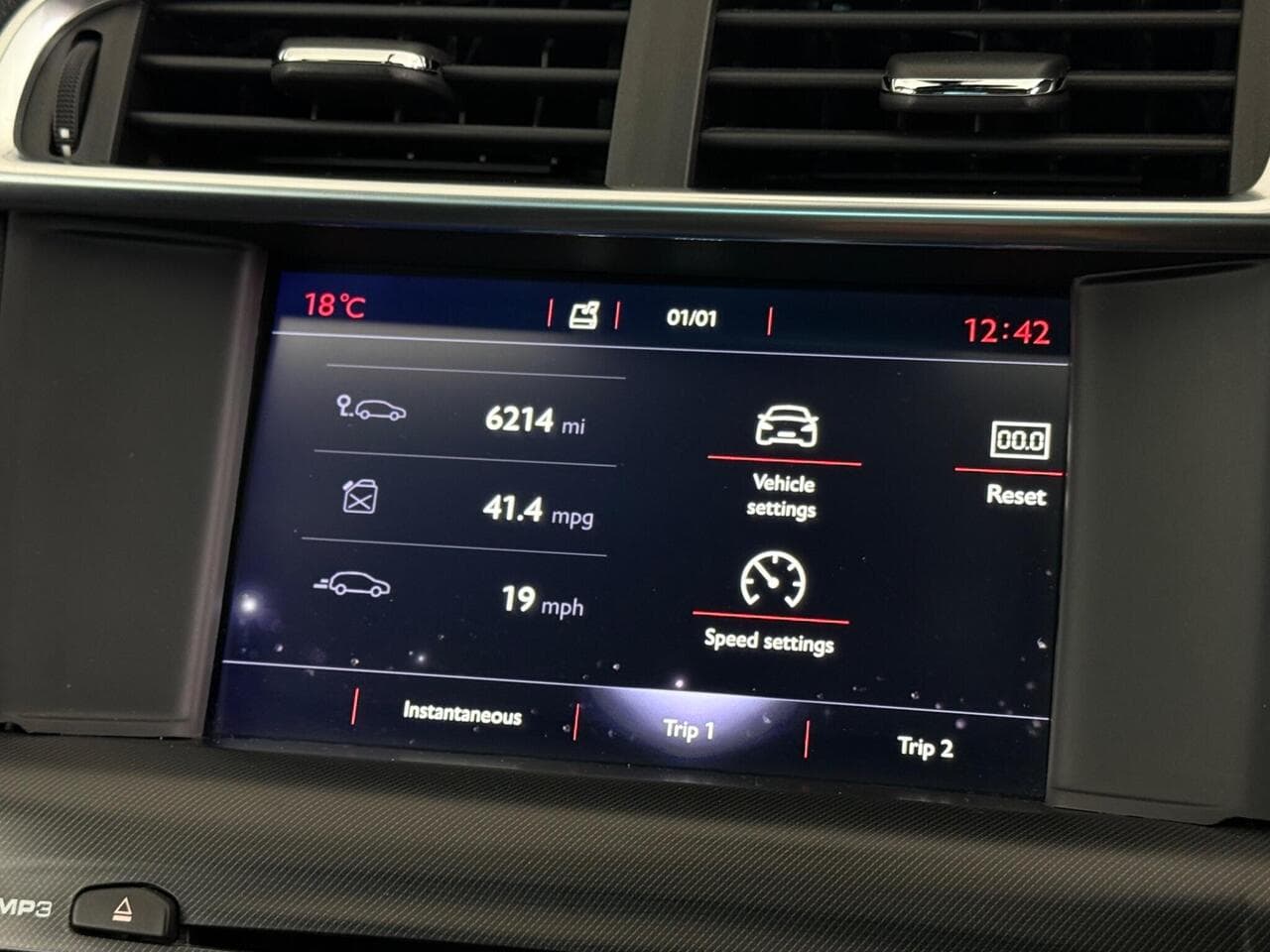 DS 4 thumbnail Infotainment System