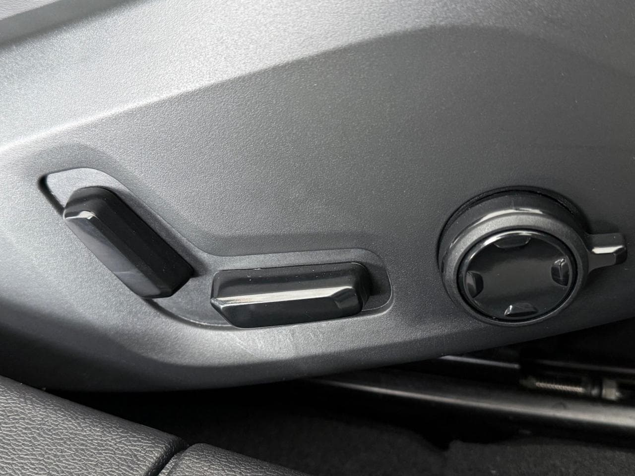 VOLVO S60 thumbnail Misc Controls
