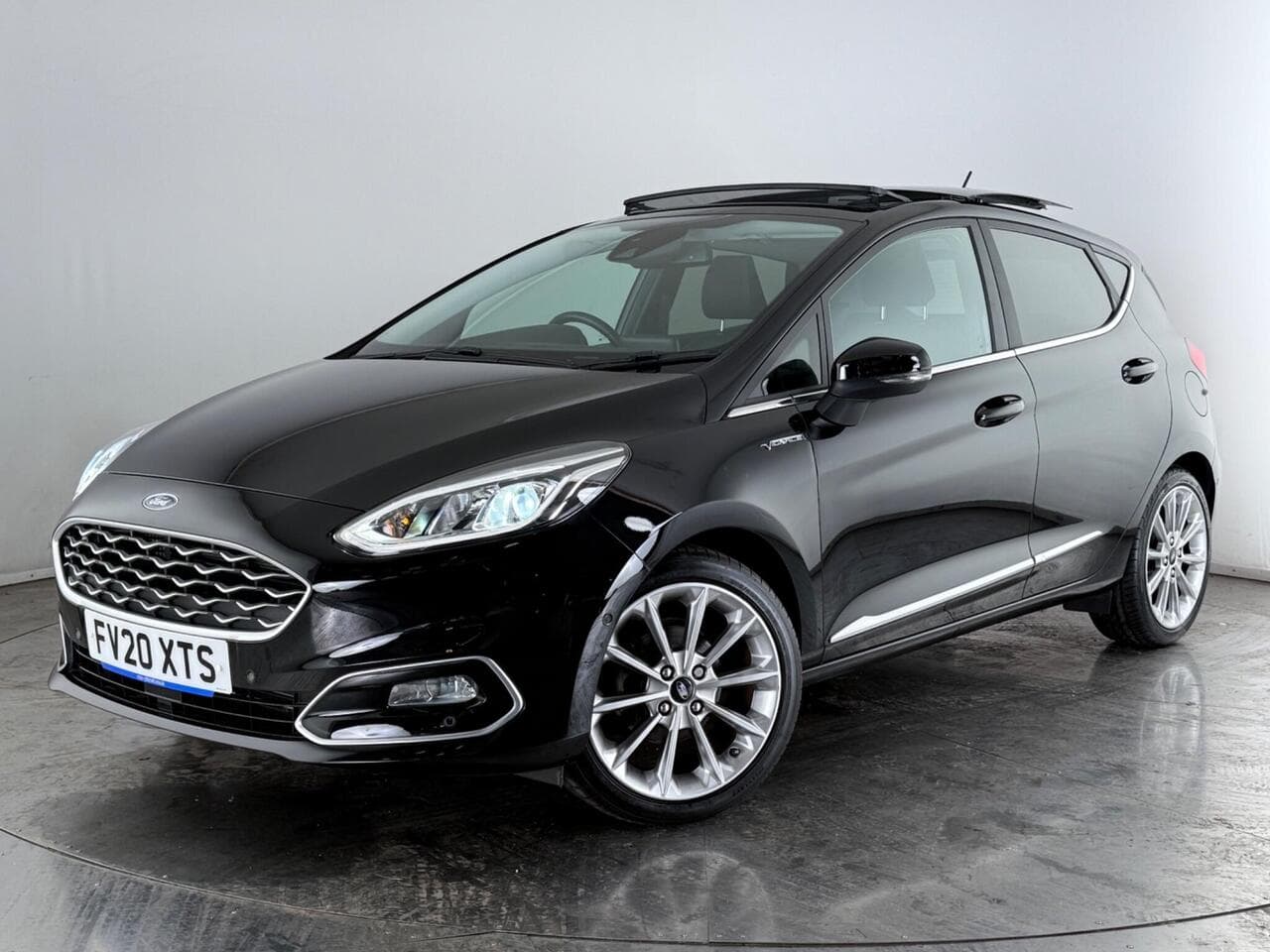 FORD Fiesta thumbnail Front Left