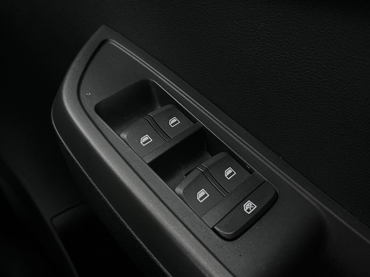 MG MG3 thumbnail Misc Controls