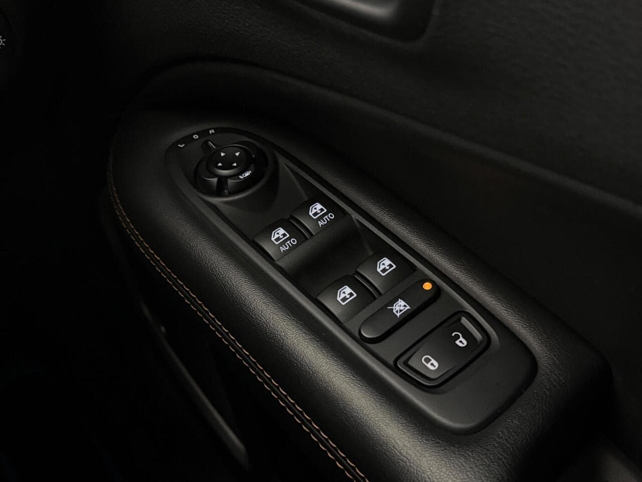 JEEP Compass thumbnail Misc Controls