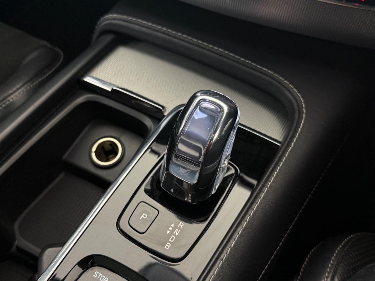 VOLVO XC90 thumbnail Interior Front