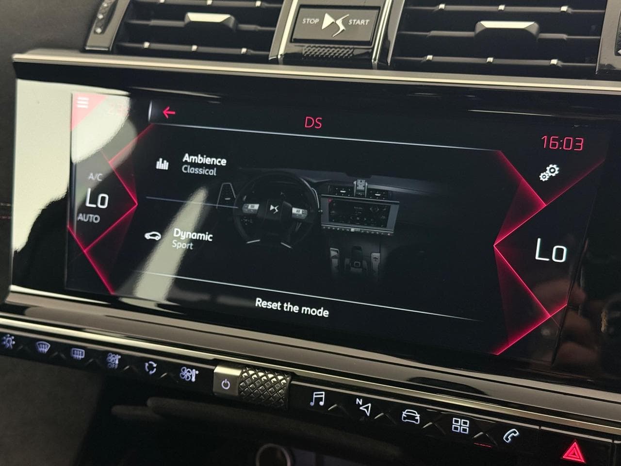DS 7 Crossback thumbnail Infotainment System